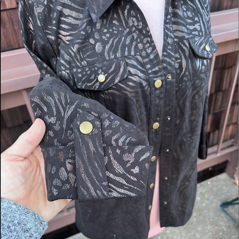 π΅ JM Collection Leopard print(metallic) black top jacket snap comfy shacket L - Picture 7 of 16
